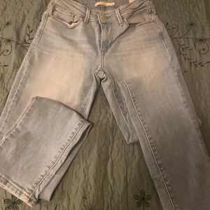 Levis Jeans Size 4